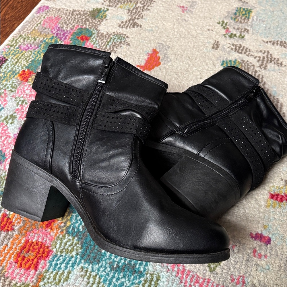 Wanted Black Fabric Detail